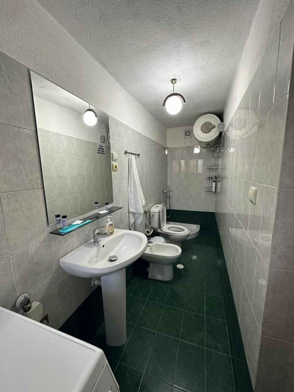 Geri Guesthouse Gjirokastër Dış mekan fotoğraf
